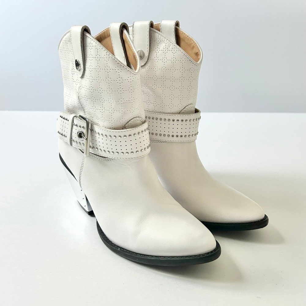 Dingo Backstage White Leather Studded Buckle Western Cowboy Ankle Boots Size 8